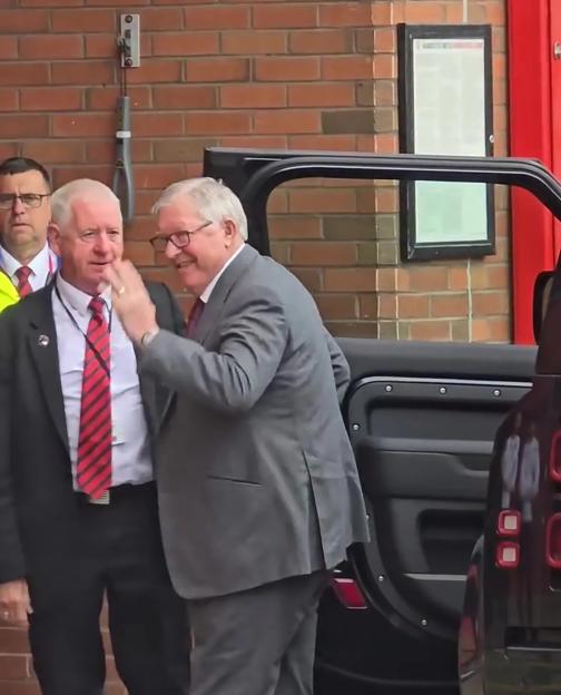 Michael Carrick Shares Heartfelt Wishes for Sir Alex Ferguson After Hospitalization