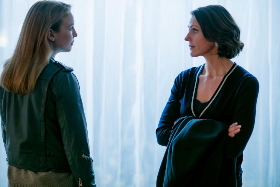 Kate Parks (Jodie Comer) and Gemma (Suranne Jones) from Doctor Foster.