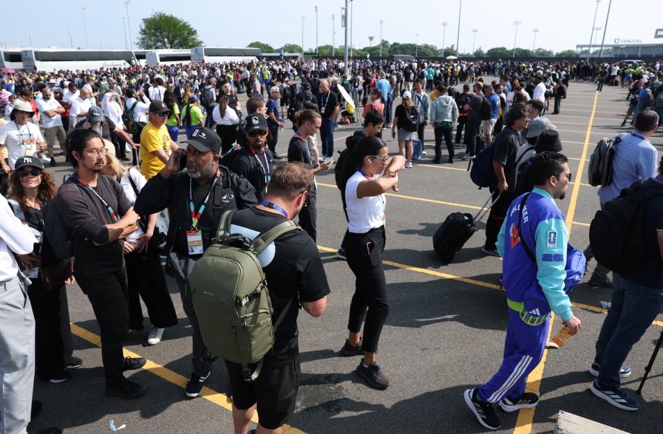 World Cup Final Mayhem: Long Lines and Two-Hour Waits at MetLife Stadium!