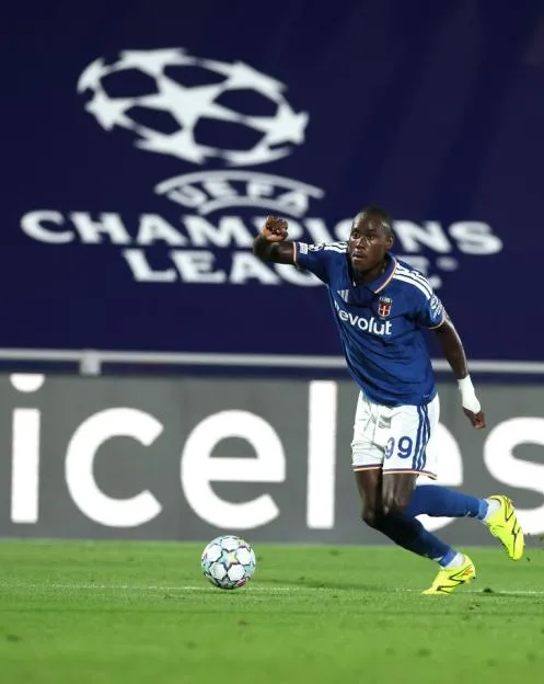 England star Trevoh Chalobah opens up on VERY famous neighbours after £30m transfer to stunning Como