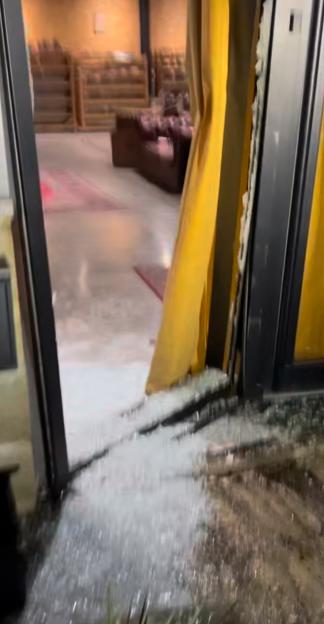 Teen Thieves Fumble Heist at Designer Shoe Store, Only Steal 100 Right Shoes!