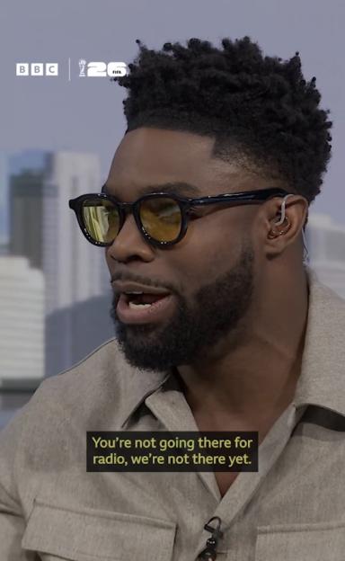 'Micah Richards Calls Out Mark Chapman’s Wardrobe Choices as Thomas Frank Stands Up for the BBC Host'