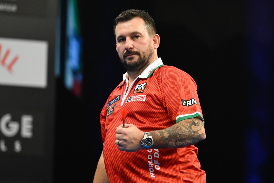 Live Updates: 2026 World Cup of Darts - Clayton's Wales Aims for Victory as England's Littler & Humphries Chase the Championship!