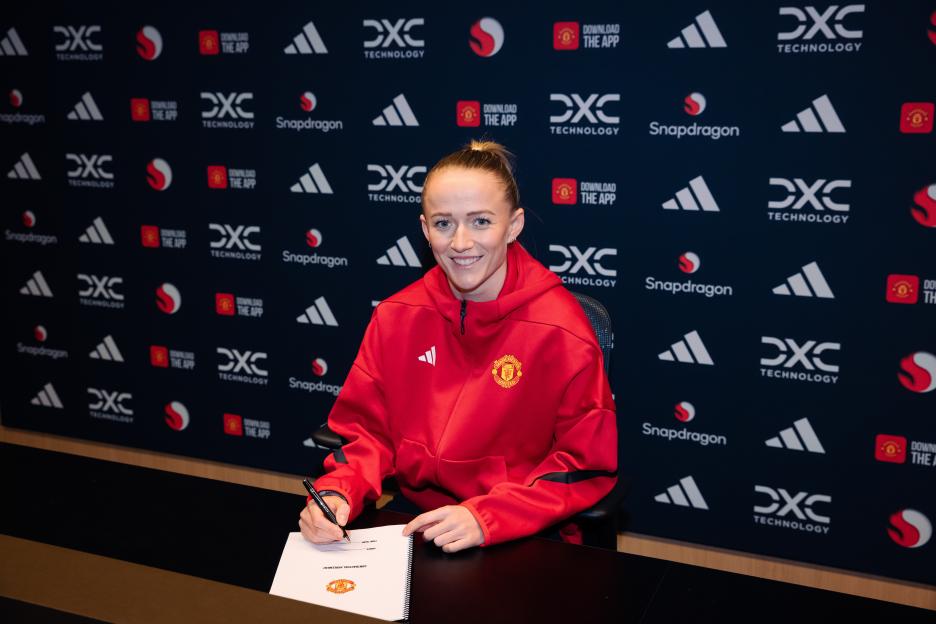 Manchester United Women Unveil New Signing of Lea Schuller