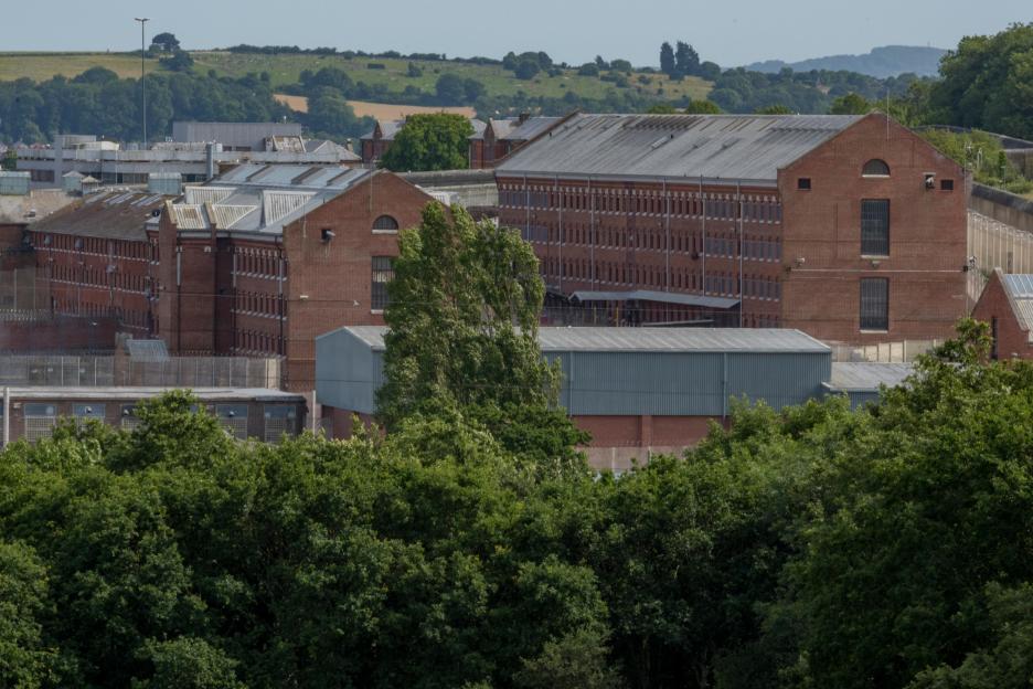 Prison Psychologist Who Sent Inmate Topless Photo Cleared to Resume Work