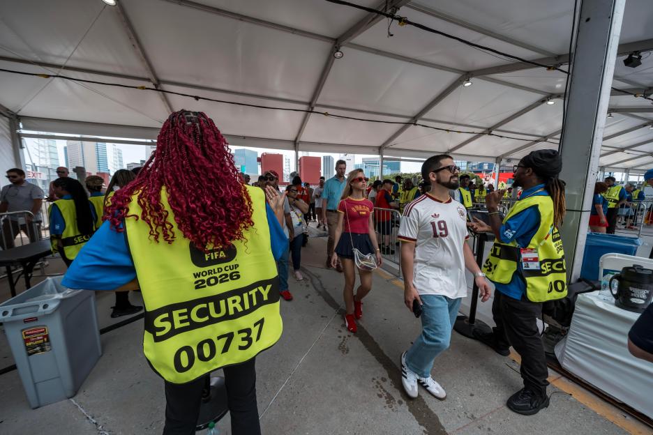 Atlanta, Georgia, USA. 12th June, 2026. Fans enter the stadium through heavy security as Atlanta Stadium plays host to the Spain Vs Cabo Verde First Stage Group H match for the 2026 FIFA World Cup in ATLANTA, Georgia. The game ends in a draw 0:0. (Cr