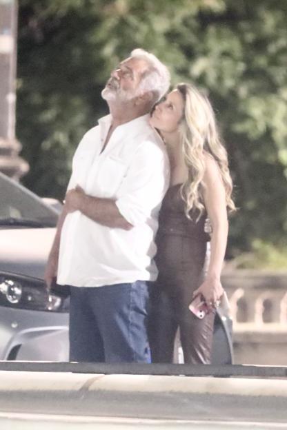 *PREMIUM-EXCLUSIVE* MUST CALL FOR PRICING BEFORE USAGE - American actor Mel Gibson appeared truly smitten as he packed on the PDA with Italian actress Antonella Salvucci during a romantic night out in Rome.