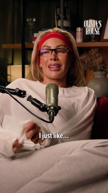 Olivia Attwood speaking into a microphone.