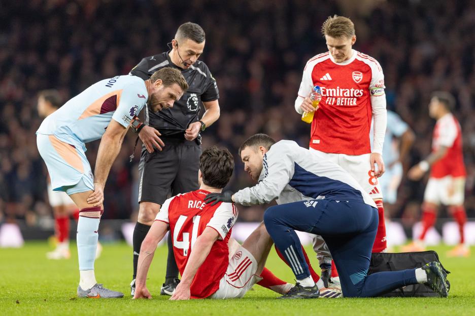 Declan Rice Provides Injury Update to Sky Sports After Limping Off in Match Against Brentford