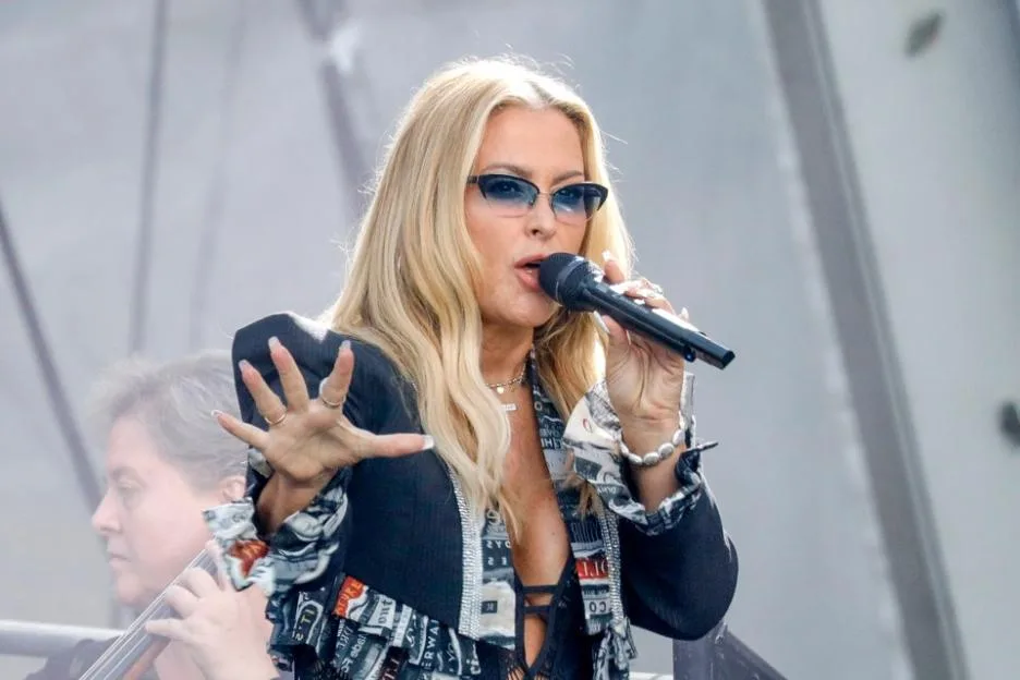US singer Anastacia performing on stage during the Thurn & Taxis Castle Festival 2018.