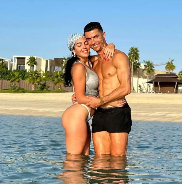 'Unveiling Cristiano Ronaldo's Most Scandalous Romances: From Kim Kardashian to Imogen Thomas!'