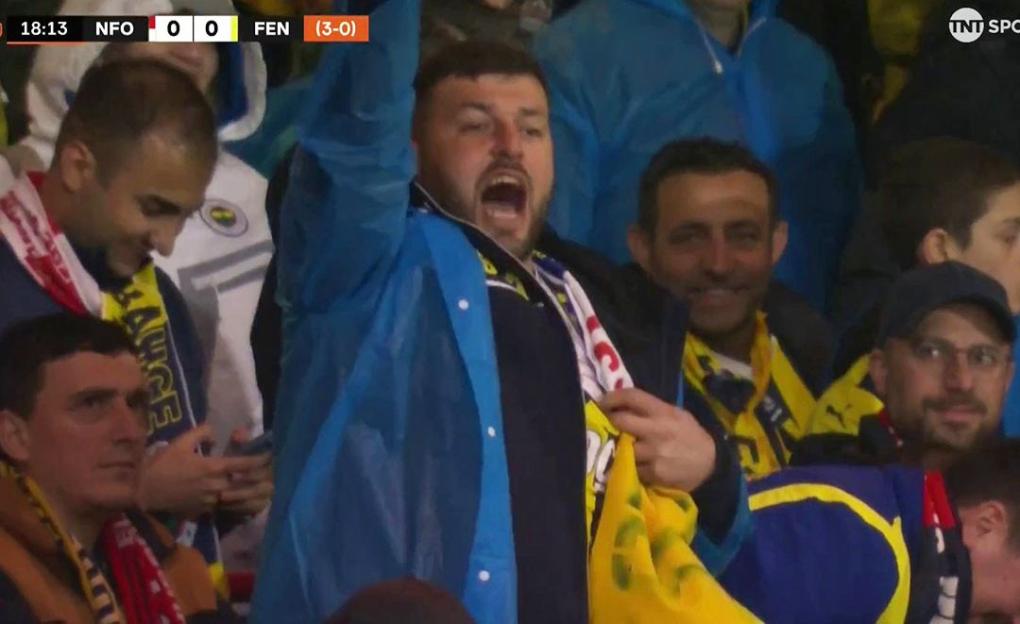 'Fenerbahce Fan Pulls Off Hilarious 'Undercover Trolling' by Sneaking EFL Shirt to Tease Nottingham Forest Fans!'