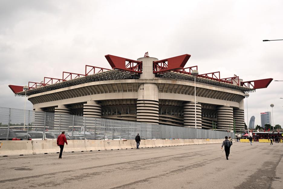 AC Milan v FC Internazionale: Semi-Final First Leg - UEFA Champions League