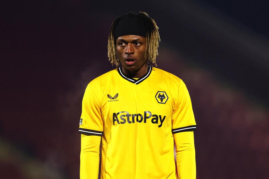 Tragic Loss: 21-Year-Old Former Premier League Star Dies in Devastating Motorway Accident After Returning from Match – Club Honors His Memory