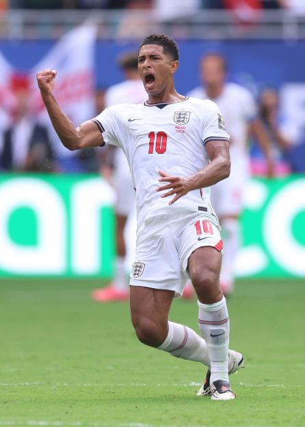 England Prepares for Historic World Cup Semi-Final Showdown with Lionel Messi as Fans Flock to Pubs to Catch the Action!