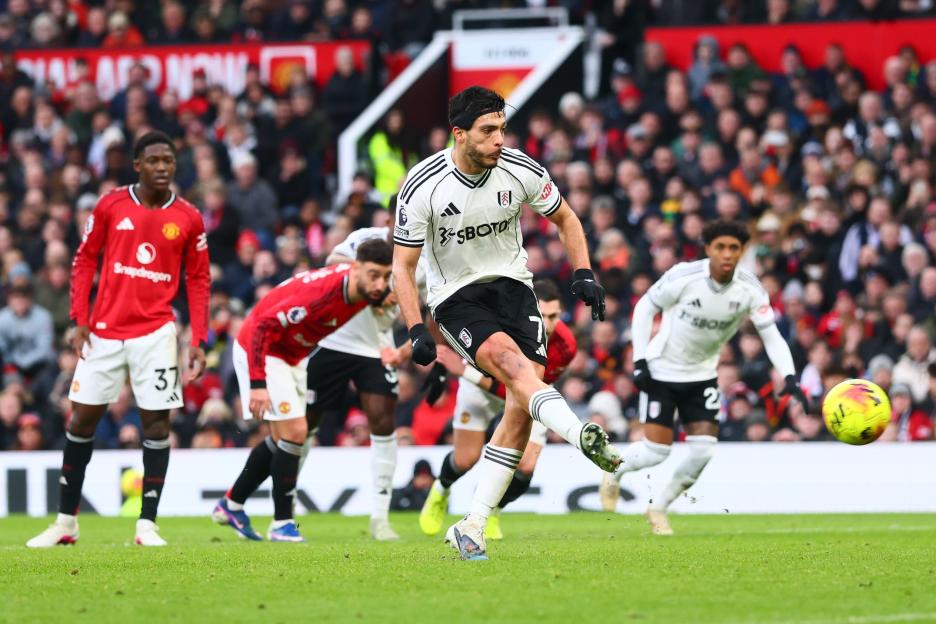 Fulham's Raul Jimenez Sets Premier League Record Amid Heartbreaking 3-2 Loss to Man Utd