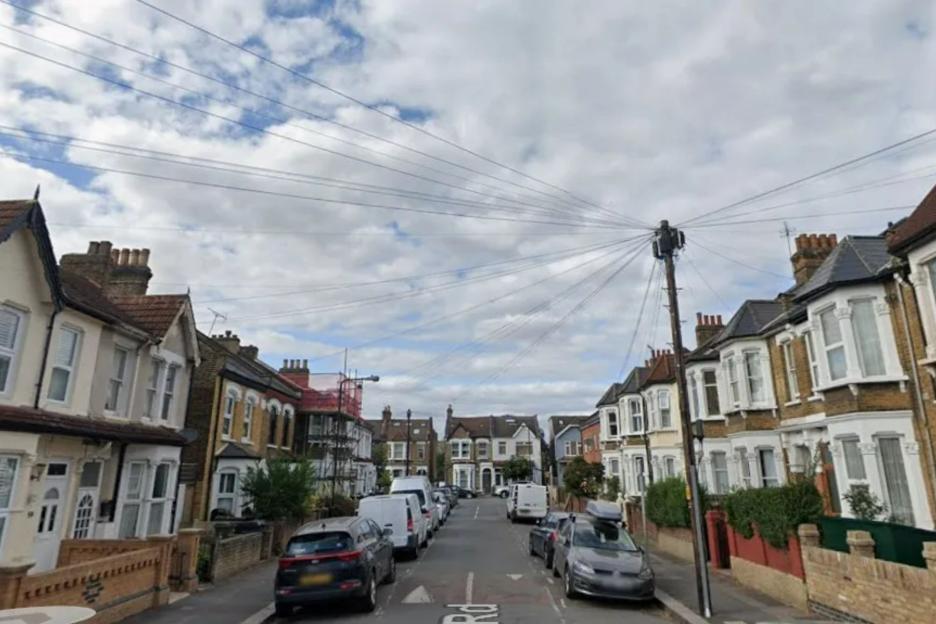 'Man in His 60s Stabbed to Death: Four Arrested in Ongoing Murder Investigation'