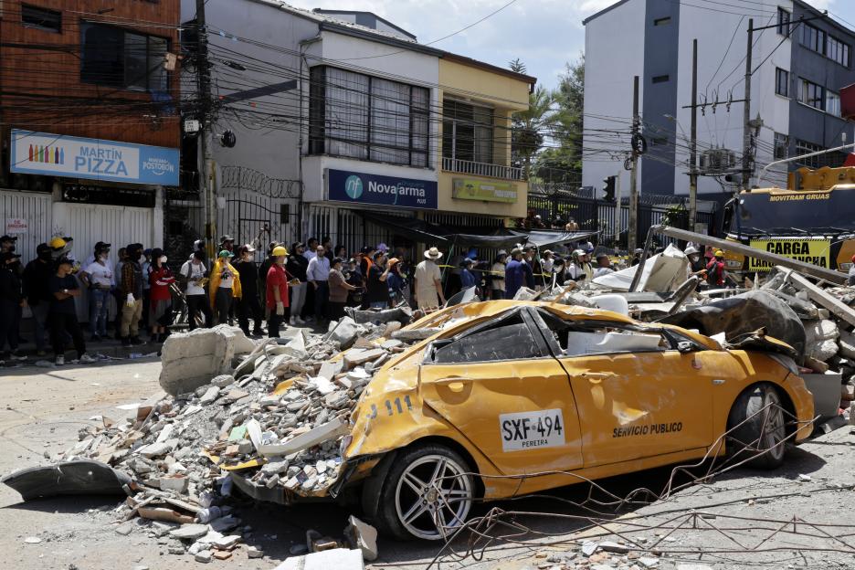 7.4-magnitude earthquake causes widespread destruction in western Colombia