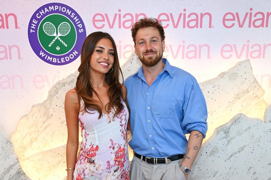 Sam Thompson’s DJ Girlfriend Rescued After Getting Stuck on Train in Scorching Heat!