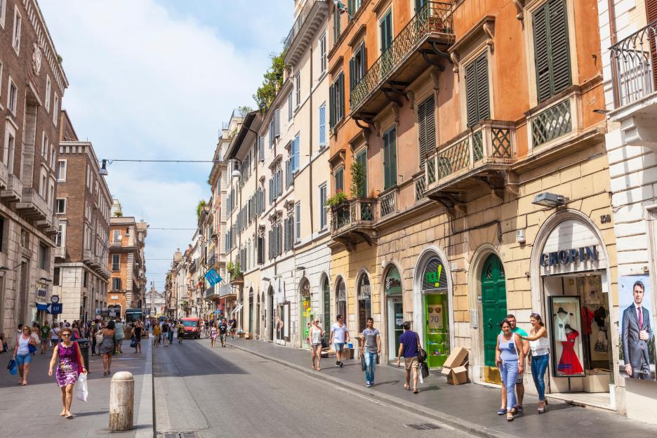 People shopping along Via del Corso, Rome.