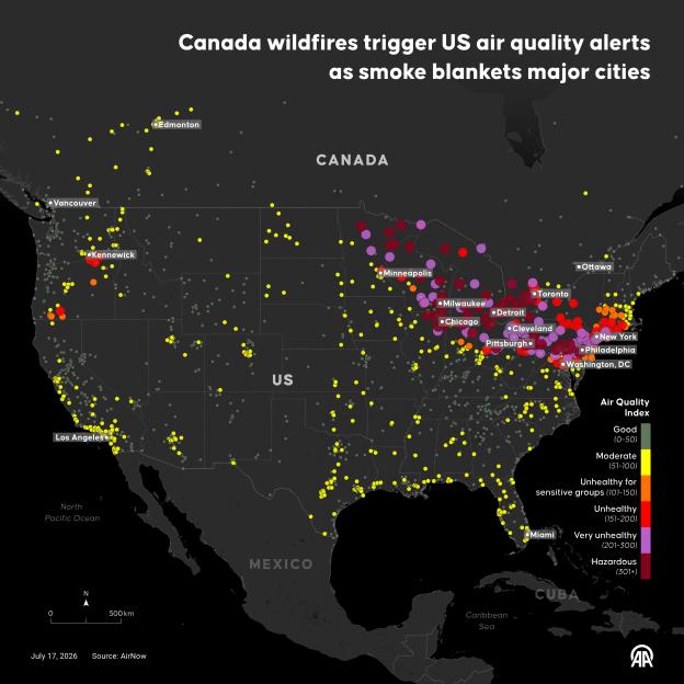 Illustration of a map showing air quality alerts in the US and Canada due to wildfires.