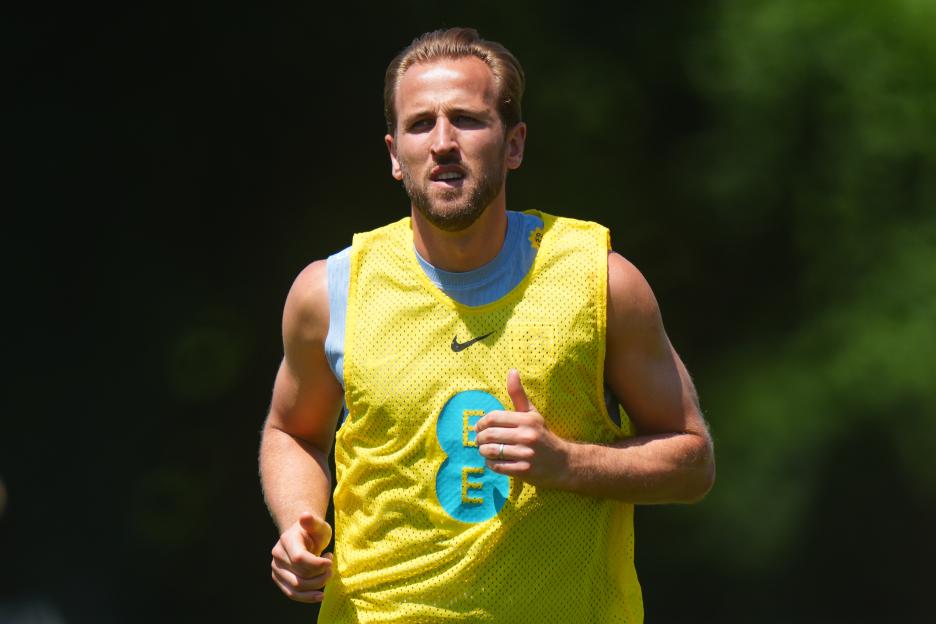 Uri Geller Backs Harry Kane, Promises to Break Witch Doctor Curse Before England's Clash with Ghana in the World Cup