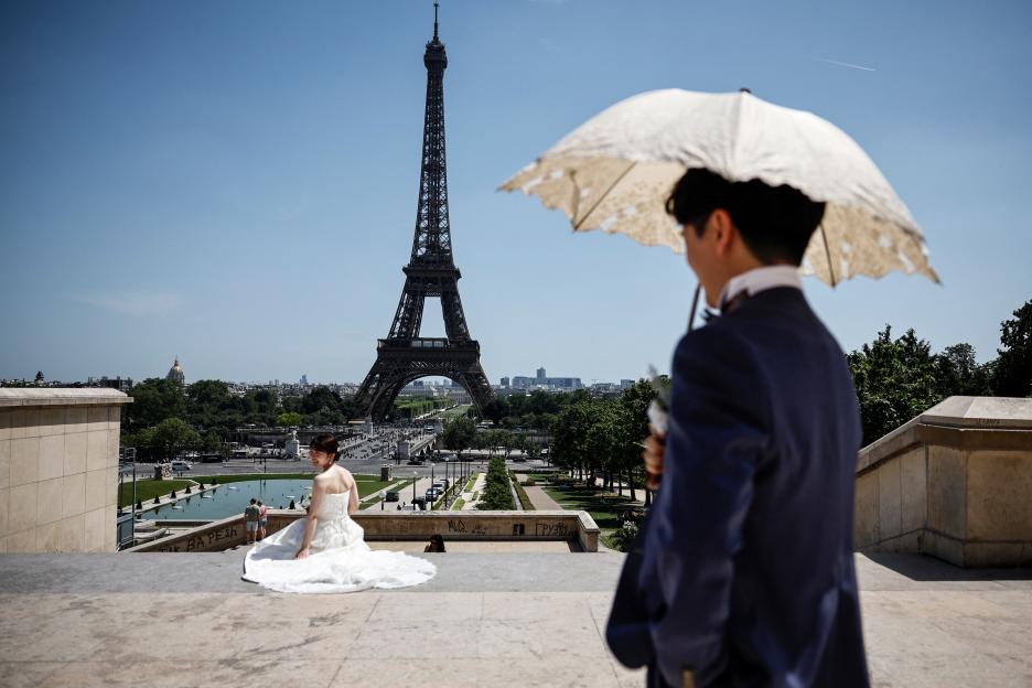 TOPSHOT-FRANCE-CLIMATE-WEATHER-HEATWAVE