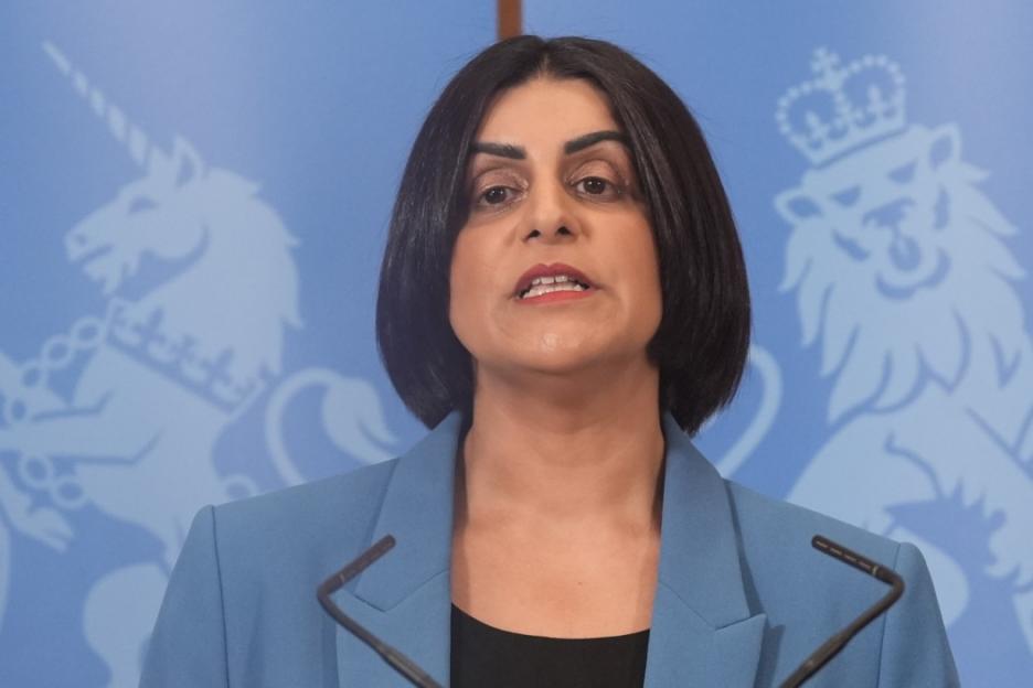 US Influencer and Tommy Robinson Associate Barred from UK for Burning Quran with Flamethrower and 'Extremist Views'