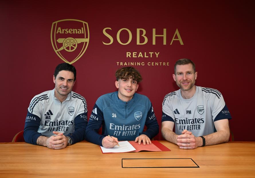 Contract Signing at Arsenal