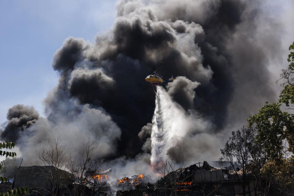 Black smoke from wildfire in Oreokastro suburb covers Thessaloniki