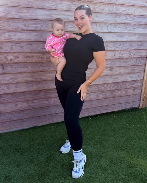 Shaughna Phillips Dazzles with Stunning Weight Loss Transformation Just Nine Months Post-Baby!