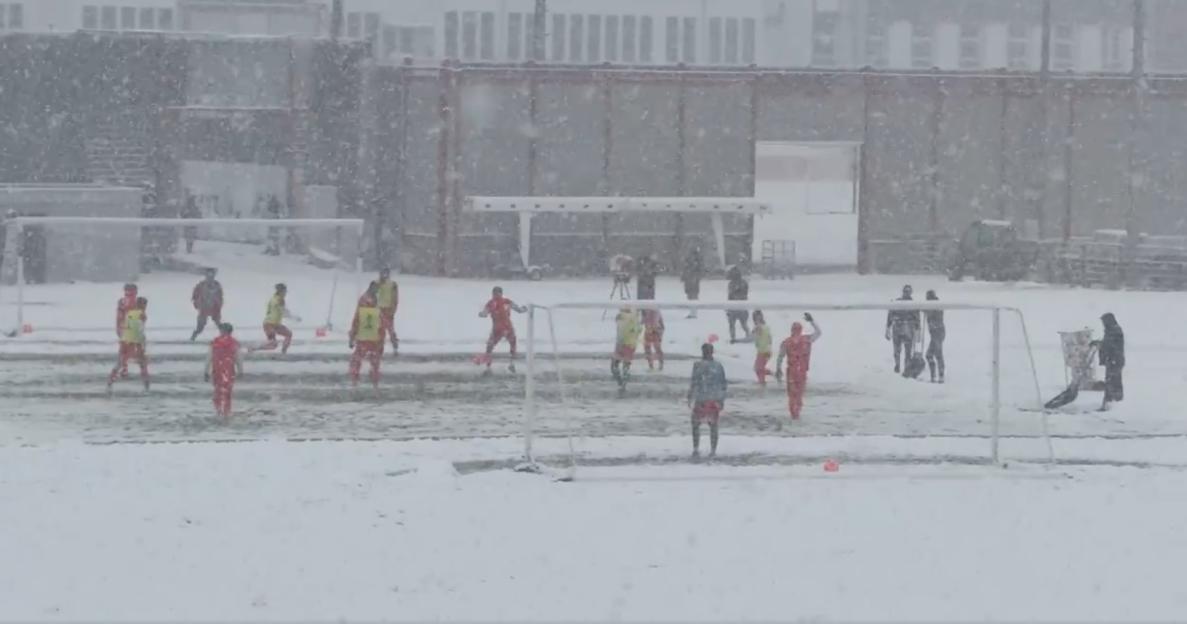 Bayern Munich training in the snow.