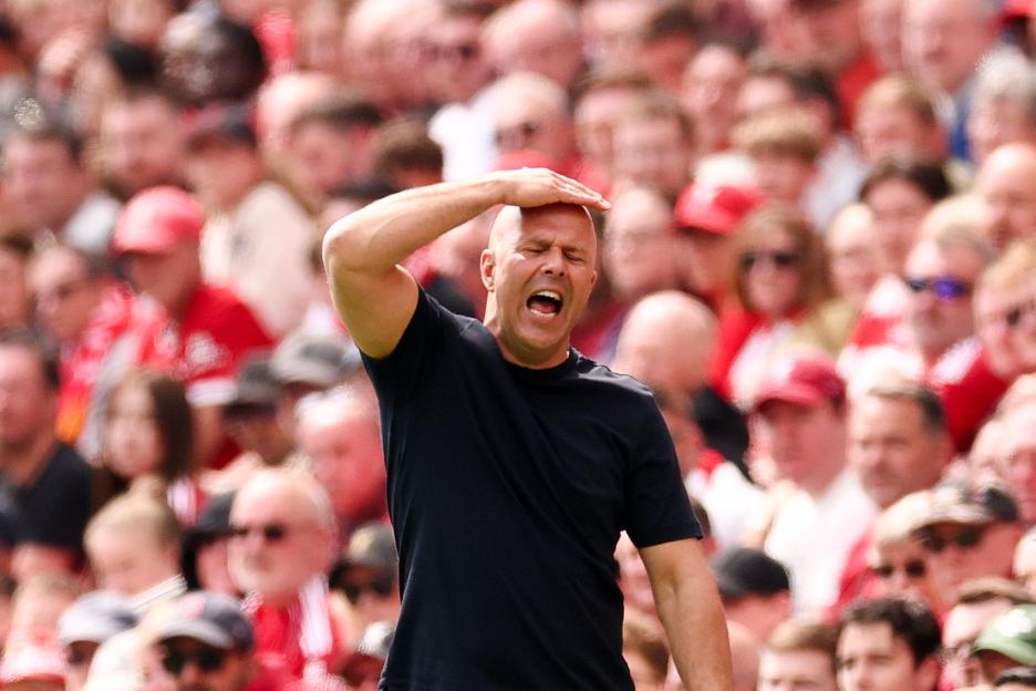 Liverpool Needs to Part Ways with Arne Slot – The Reds Are the Worst Defending Champions Since Leicester, and Fans Predicted This Last Season!