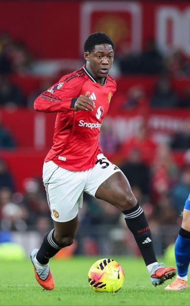 'Premier League Team Eyeing Bold Double Transfer for Man Utd's Kobbie Mainoo and Joshua Zirkzee'