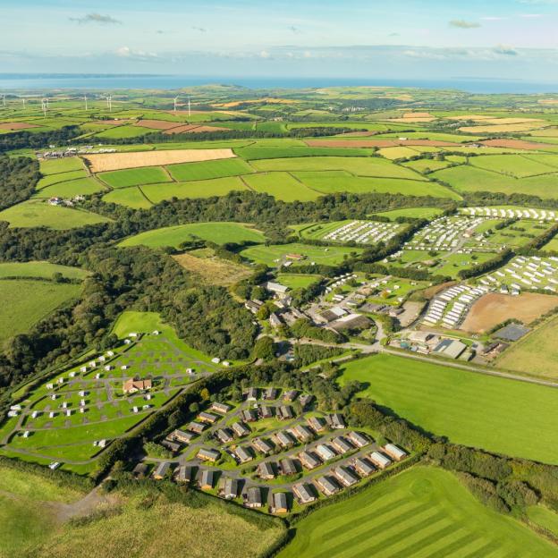 Grab a Last-Minute Seaside Getaway: Holiday Parks and Hotels from Just £102 This Weekend as Half Term Begins and Temps Soar to 28°C!