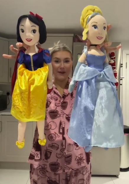 I’ve saved over £100 on my girl’s Christmas gifts & got everything on her list including Disney dolls & Hey Dugee toys