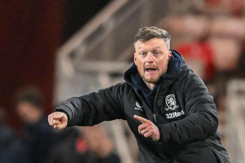 'Spygate 2.0? Championship Playoffs in Turmoil as Team Caught Filming Rivals' Training from the Bushes!'