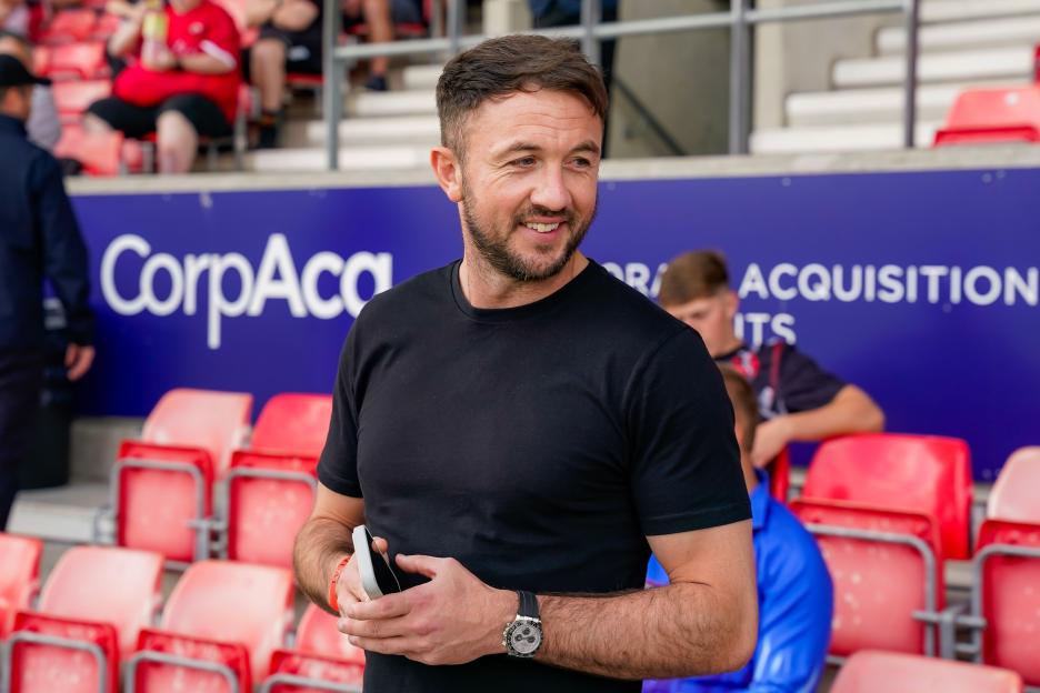 Salford Fires Star Player for Refusing to Shake Bus Driver's Hand, Coach Declares 'I Won't Compromise on This'