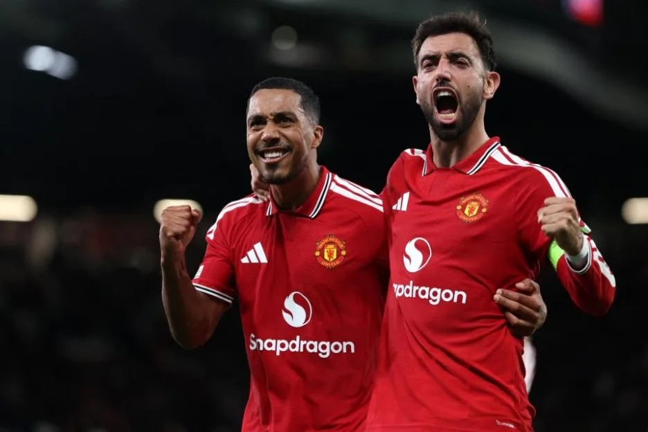 Why are Atletico Madrid wearing black armbands against Man Utd?