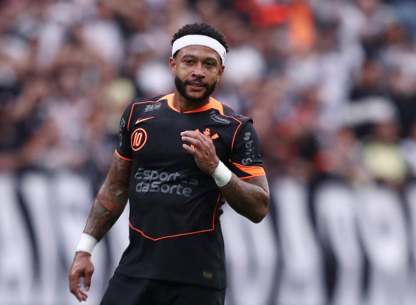 "Fuming Memphis Depay Promises to 'Punish' Corinthians After Contract Non-Renewal Announcement"