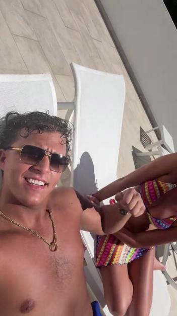Venezuela Fury's Husband Noah Price Celebrates TikTok Cash Gifts During Their Honeymoon!