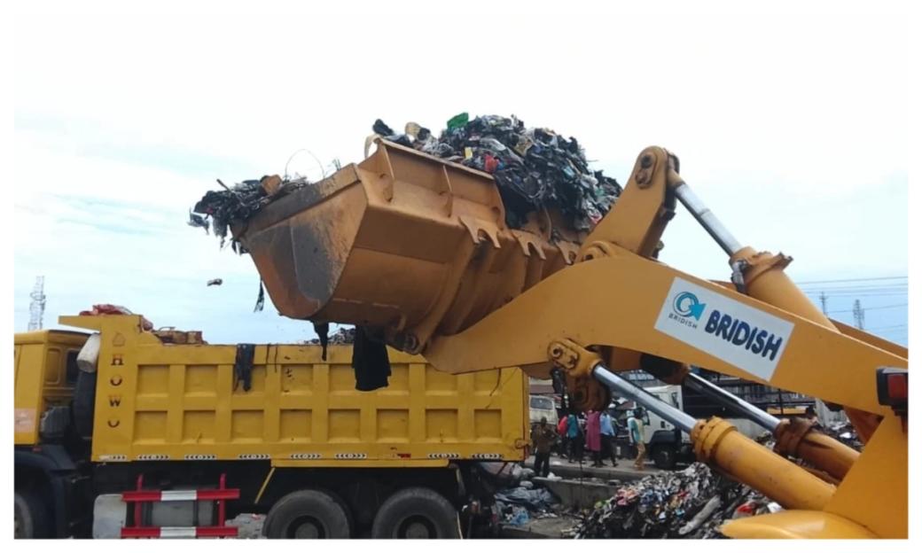 LAWMA Launches Major Waste Clean-Up along Lagos-Badagry Expressway