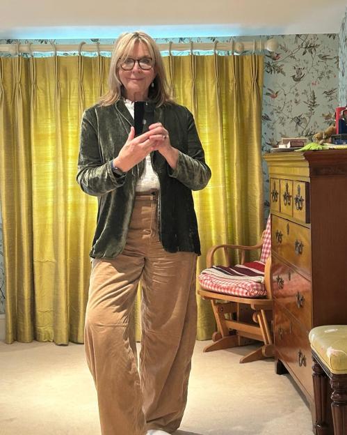 Fern Britton Flaunts Impressive Weight Loss in Chic Velvet Jacket — All Without Injections!