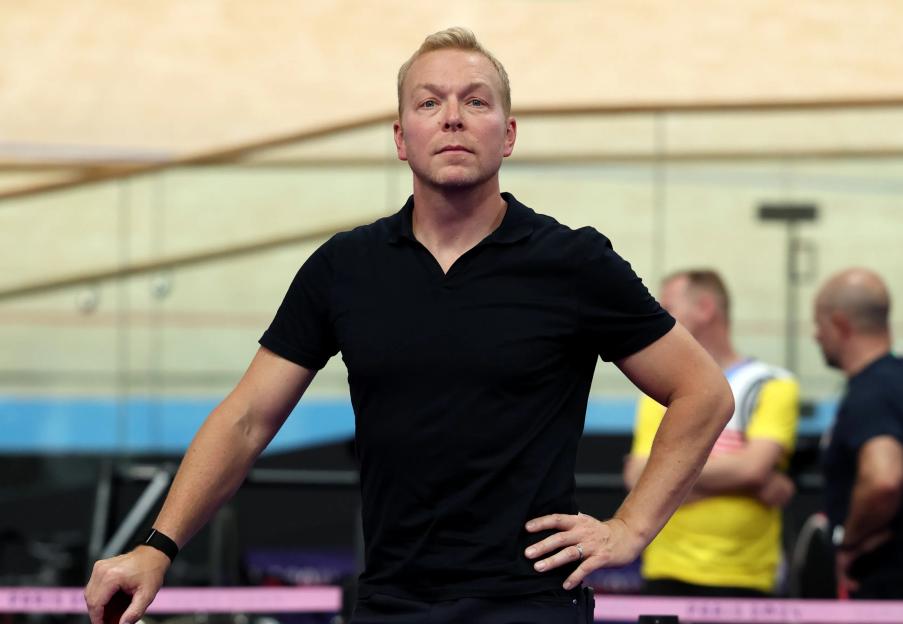 'Why Chris Hoy is Handing Over the World Darts Championship Trophy to the Winner'
