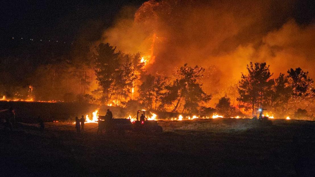 Firefighting efforts continue against forest fire in Canakkale
