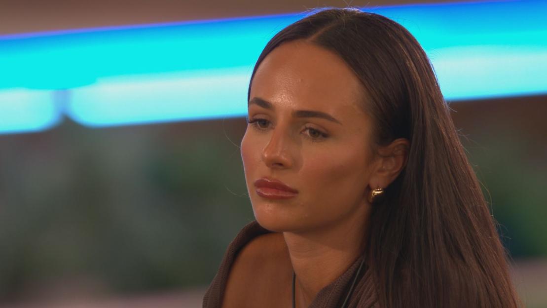 Love Island’s Lauren shows off ‘new face’ as she gets SIX years of filler dissolved