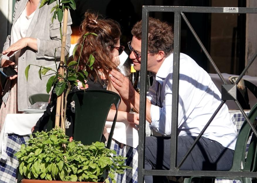 *PREMIUM-EXCLUSIVE* STRICTLY NOT AVAILABLE FOR ONLINE USAGE UNTIL 12:20 PM UK TIME ON 13/10/2020 - MUST CALL FOR PRICING BEFORE USAGE - Ciao Bella!! Lily James and Dominic West spend a weekend of love in Rome.
