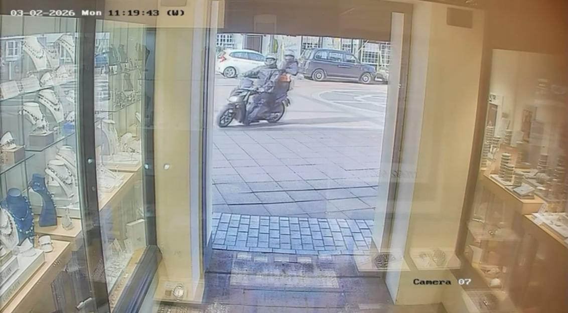 ¿Healthy¿ student, 24, dies after falling ill ¿in class¿ on term abroad