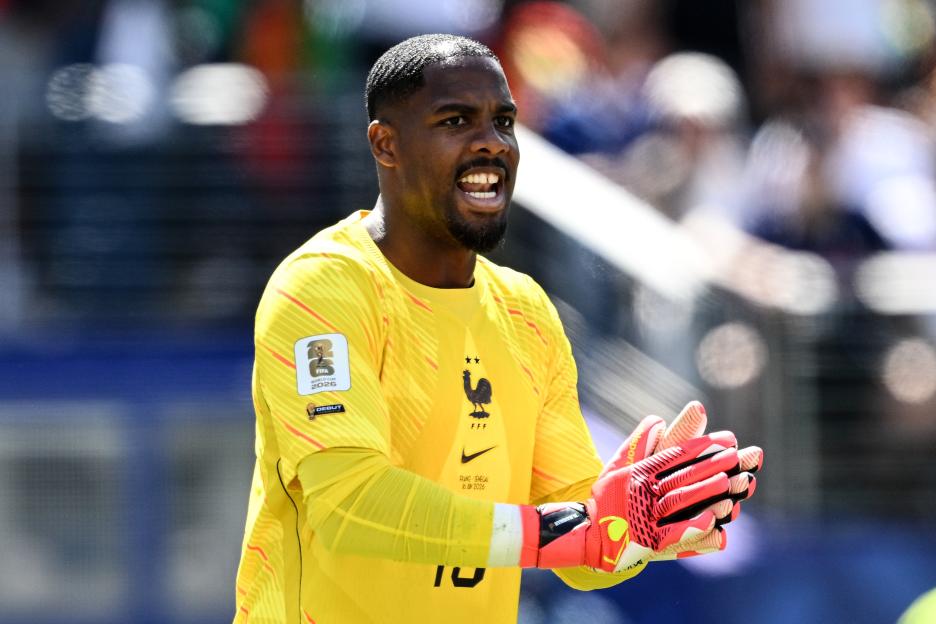Chelsea Rekindles Interest in French World Cup Star, Engages in Talks with Agent as Xabi Alonso Aims to Bolster Squad
