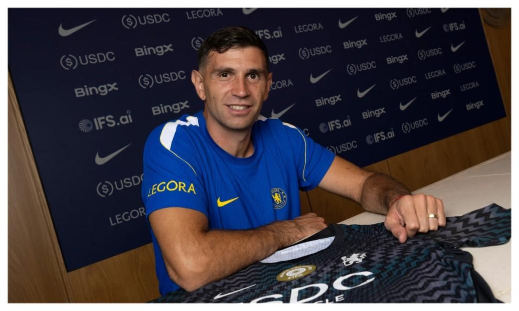 Emi Martinez Reveals the Two Legends Who Inspired His Move to Chelsea